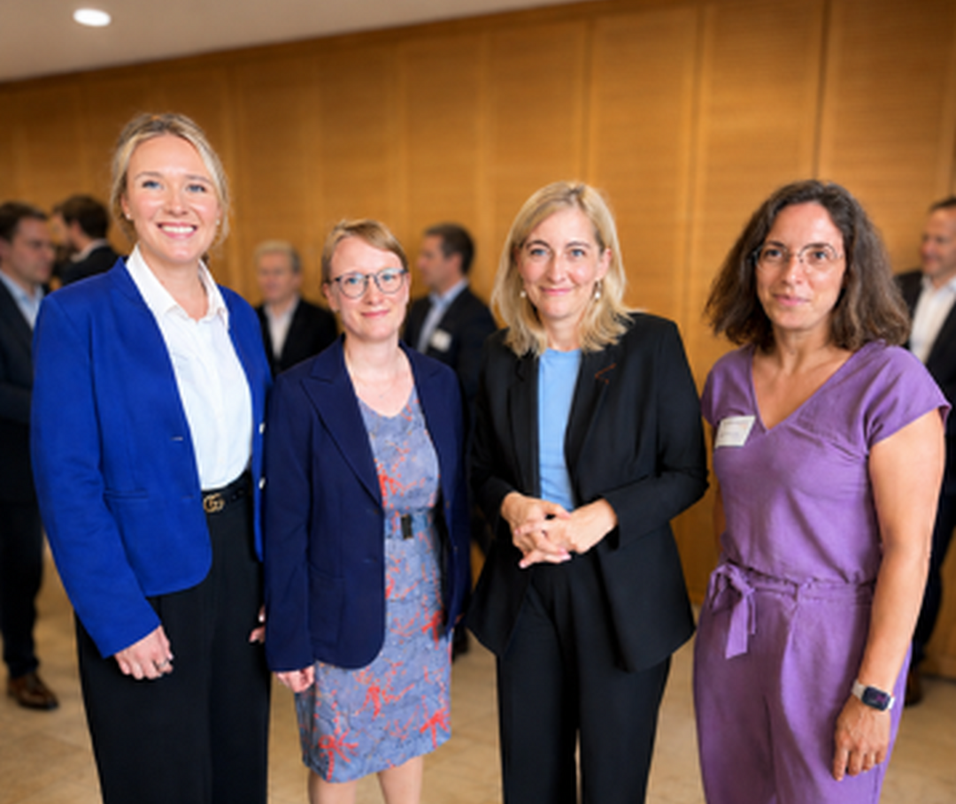 (v.l.n.r) Loreen Kiehl, Jana Bernhold, Bundesministerin Nina Warken, Dr. Alexandra Skorupa
